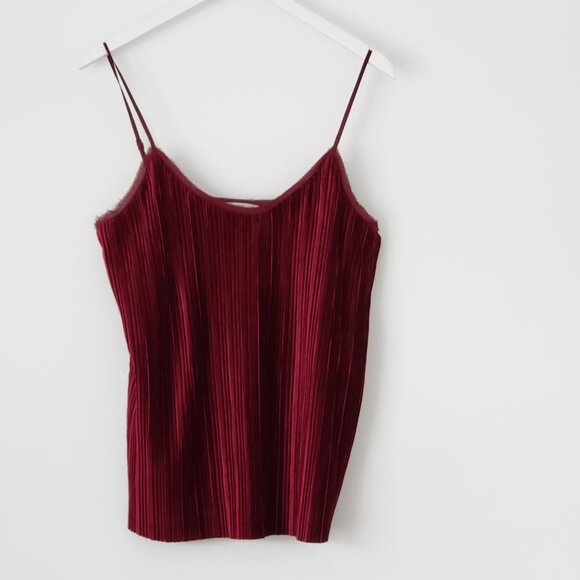 Burgundy velvety tank by Dalia - Picture 2 of 10